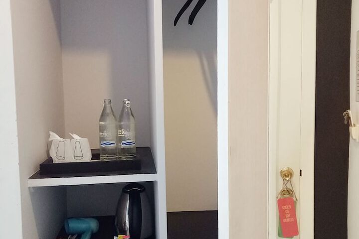 Room 49 of 99