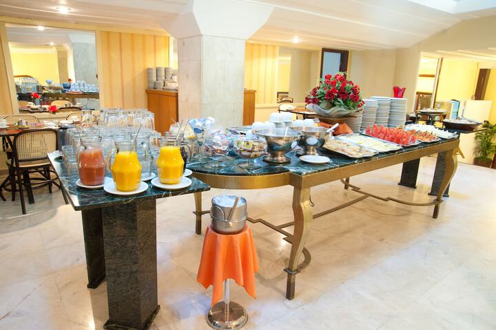 Breakfast area
