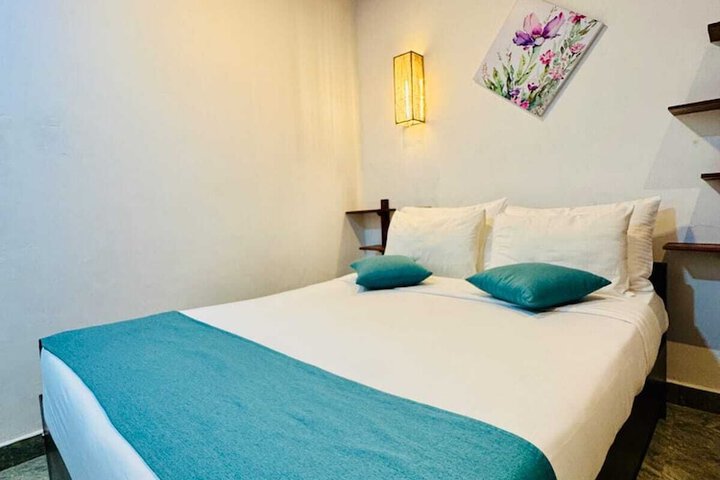 Room 15 of 34