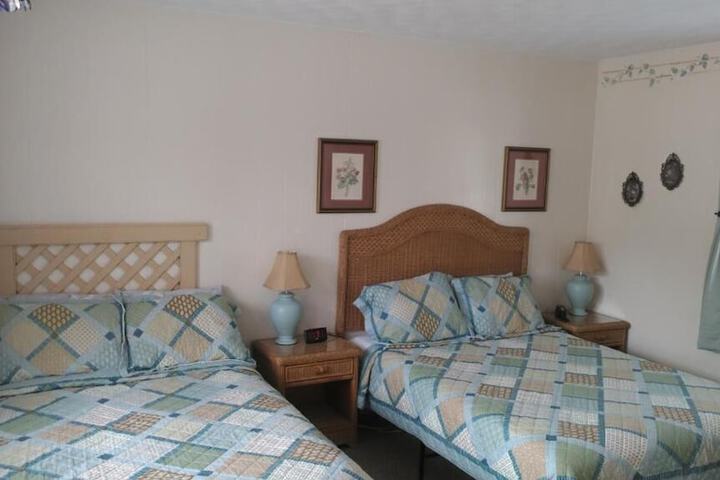 Room 4 of 32