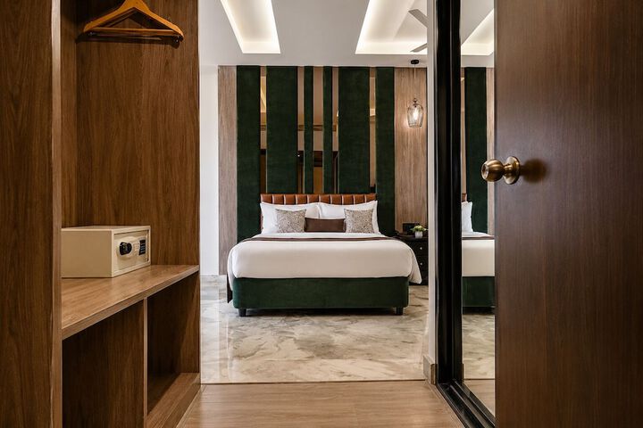 Room 30 of 75