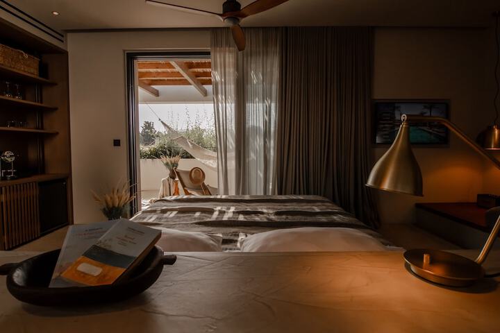 Room 15 of 166