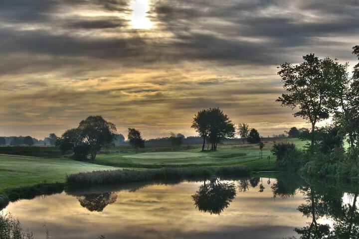 Golf 17 of 33