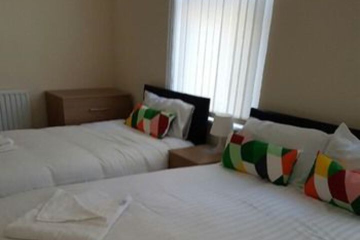 Room 10 of 16