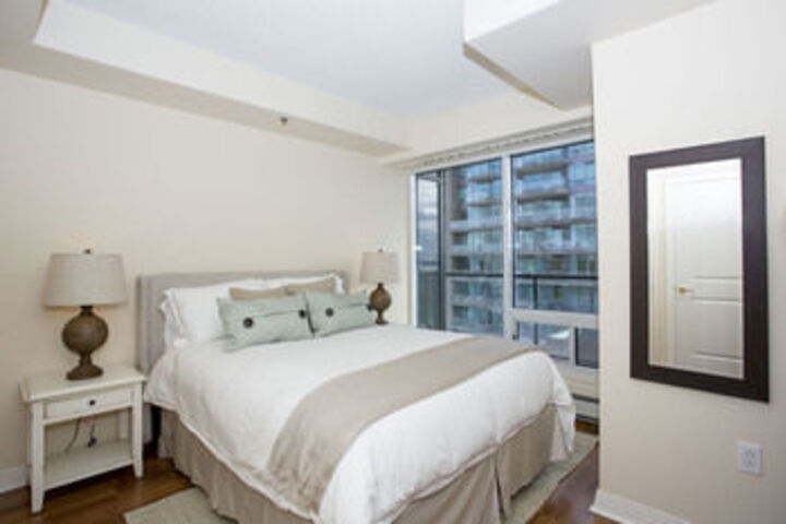 Room 12 of 27
