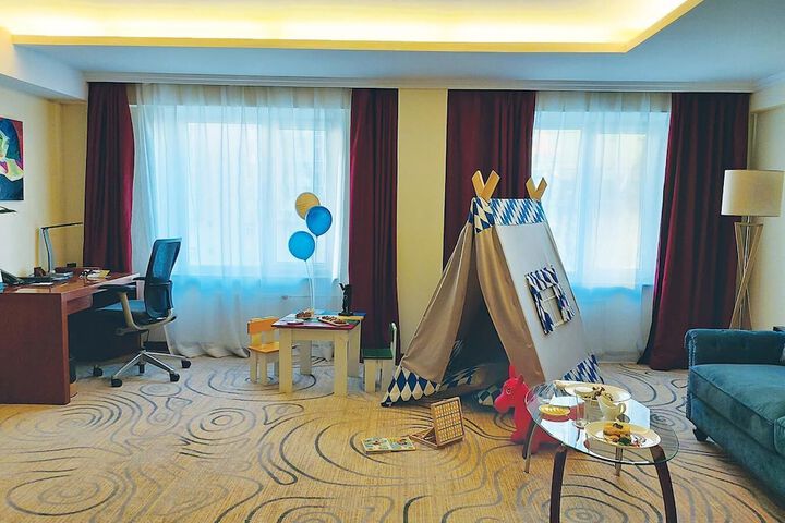 Room 32 of 325
