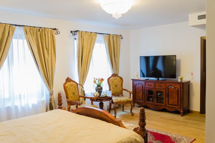 Room 4 of 50