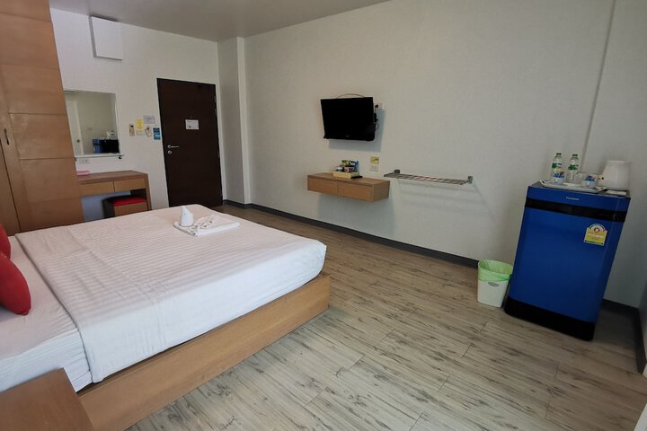 Room 17 of 34