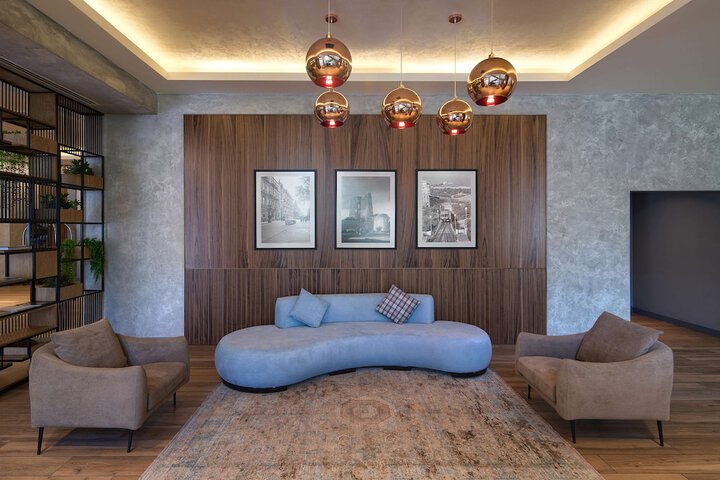 Entrance & Lobby