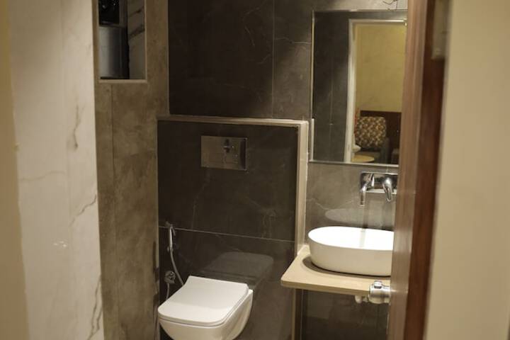 Room 43 of 48