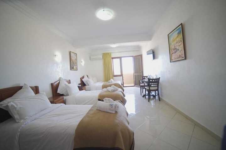 Room 9 of 20