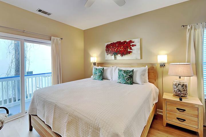 Room 2 of 96