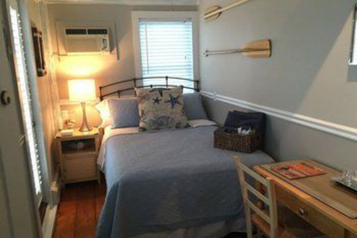 Room 12 of 42