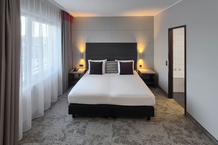 Room 16 of 134