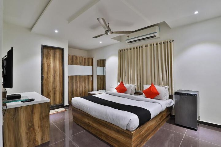 Room 15 of 53
