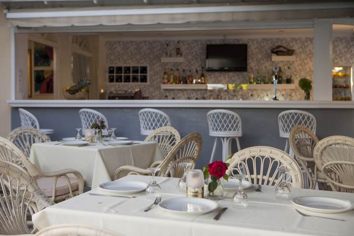 Dining 180 of 194