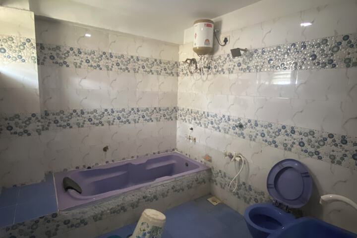Room 11 of 14