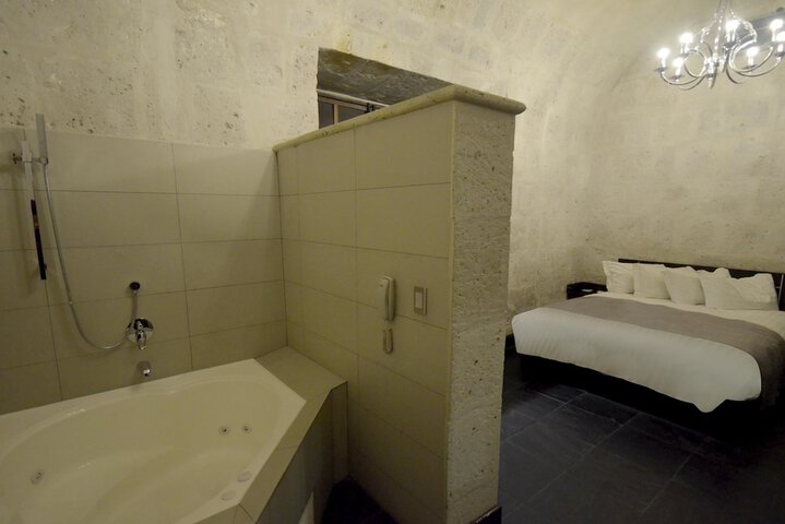 Room 11 of 36