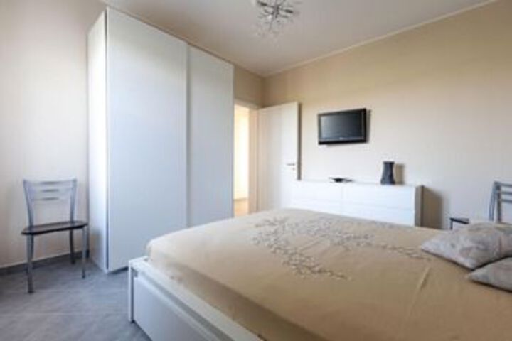 Room 10 of 20