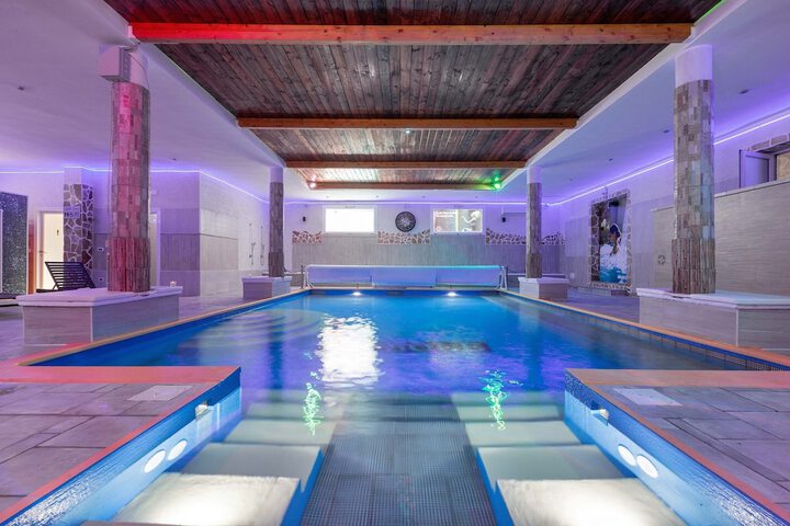 Pool 16 of 27