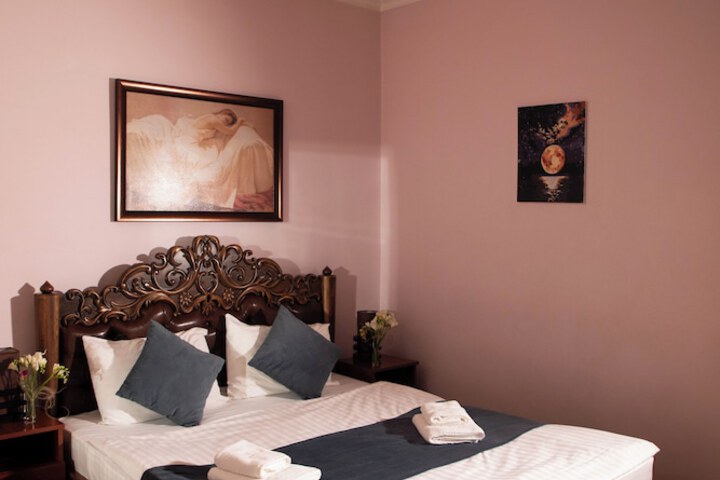 Room 16 of 137