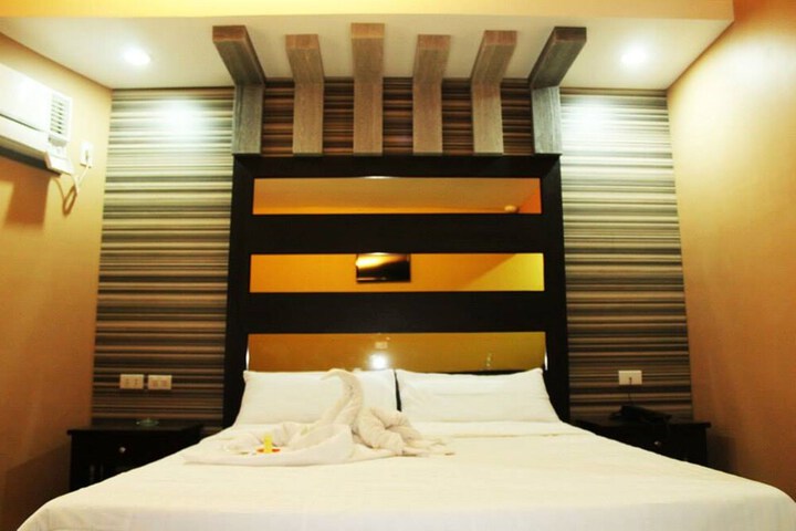 Room 16 of 33