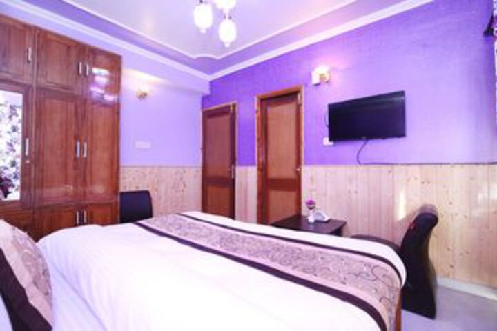 Room 17 of 26