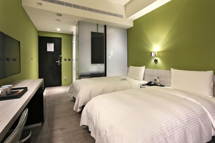 Room 15 of 53