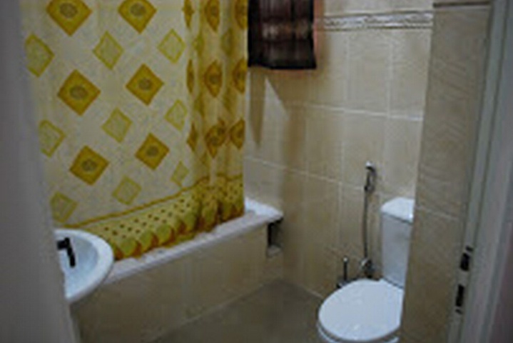 Room 8 of 12