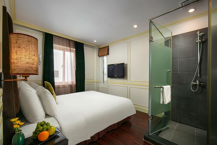 Room 12 of 113