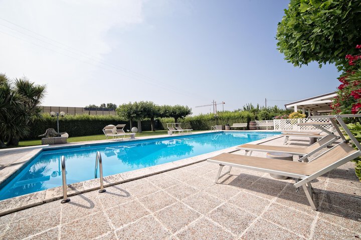 Hotel Pool