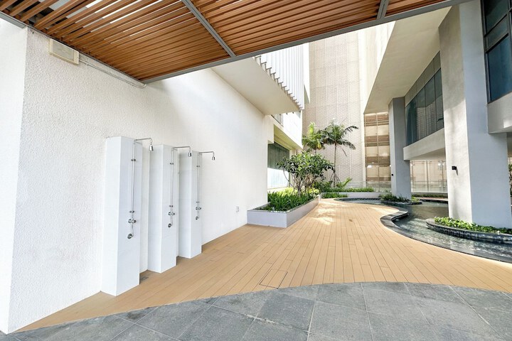 Pool 45 of 60