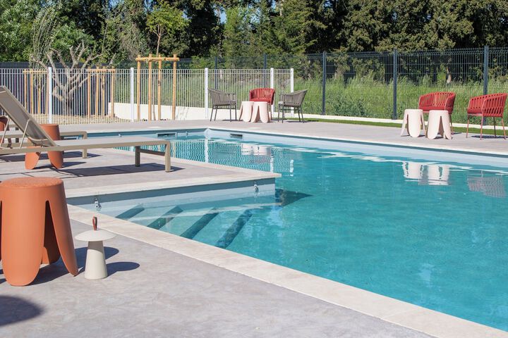 Pool 60 of 98