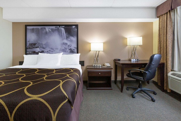 1 King Bed (9 of 11)