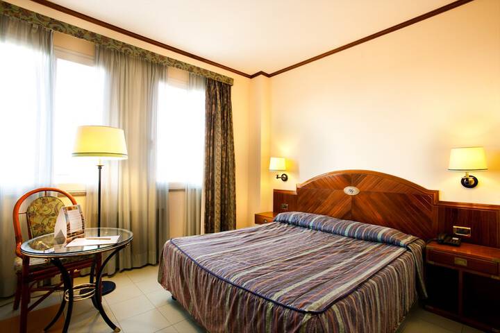 Room 4 of 91