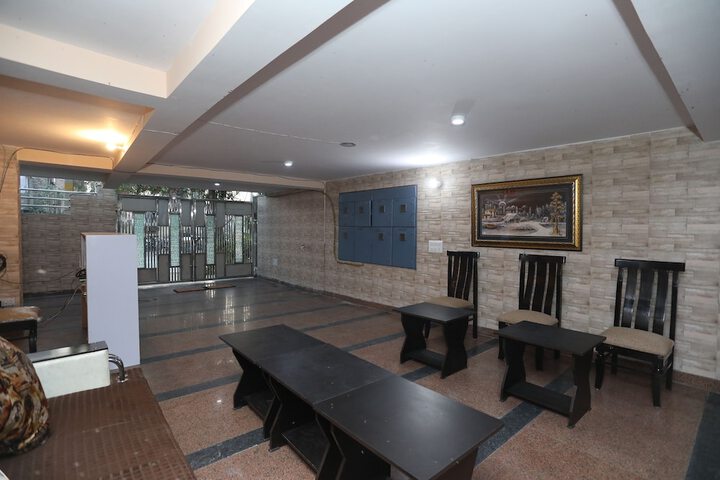 OYO 10960 HOTEL ROYAL INDIA