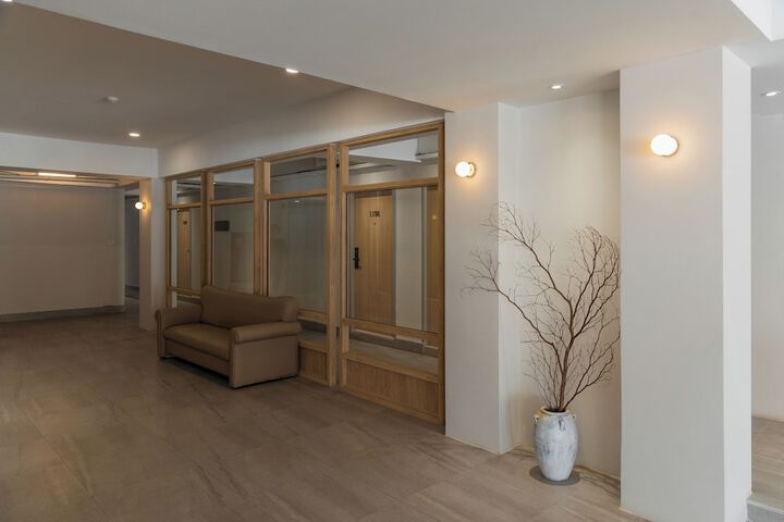 Guest Lobby