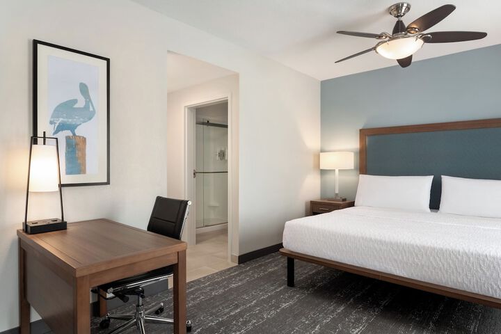 Room 11 of 85