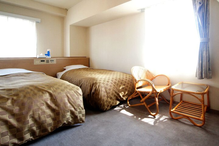 Room 15 of 33