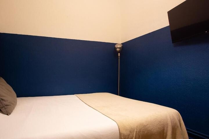 Room 73 of 147