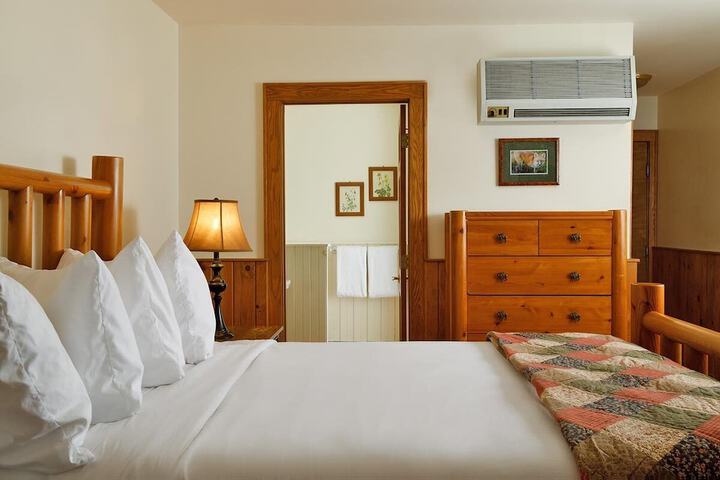Room 26 of 76