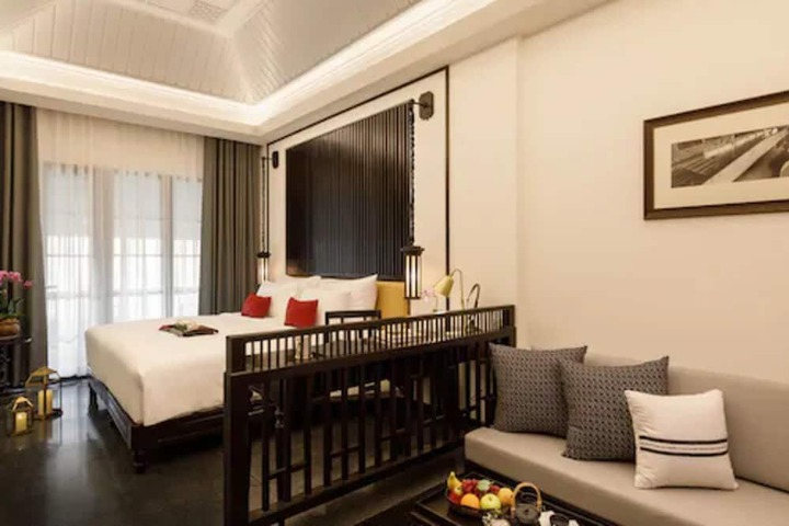 Room 2 of 51