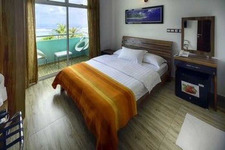 Room 12 of 19