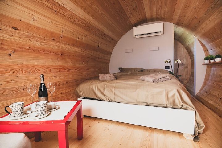 Room 6 of 28