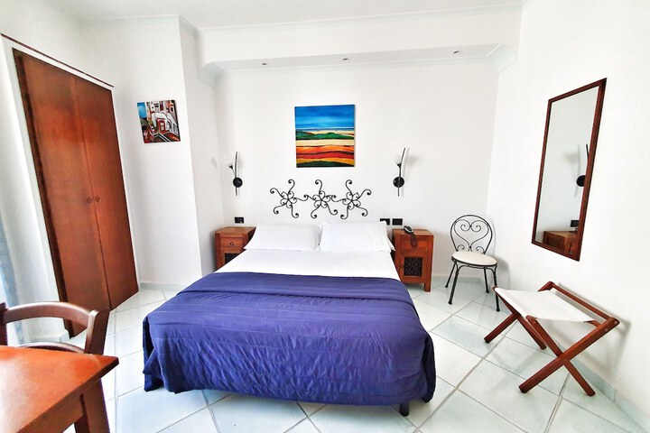Room 19 of 38