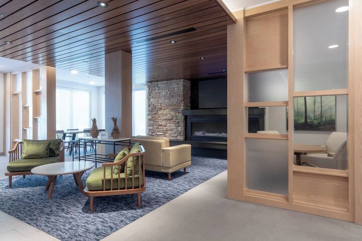 Guest Lobby