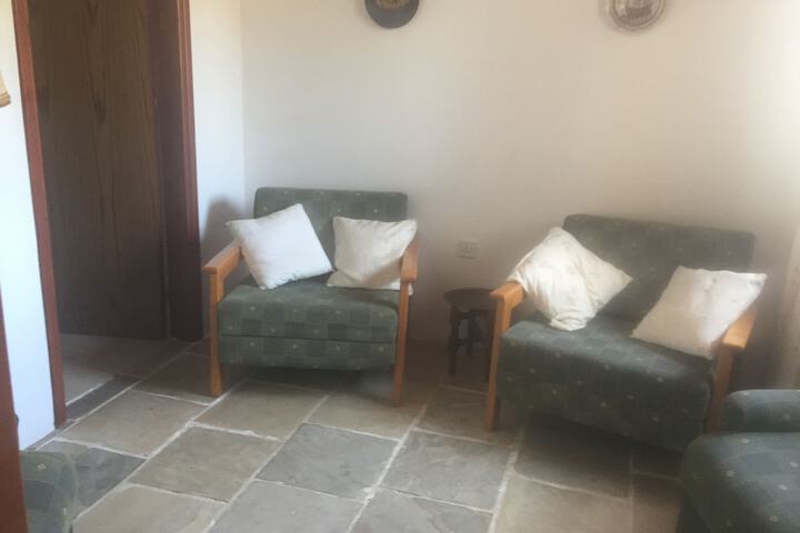 Lounge 16 of 35