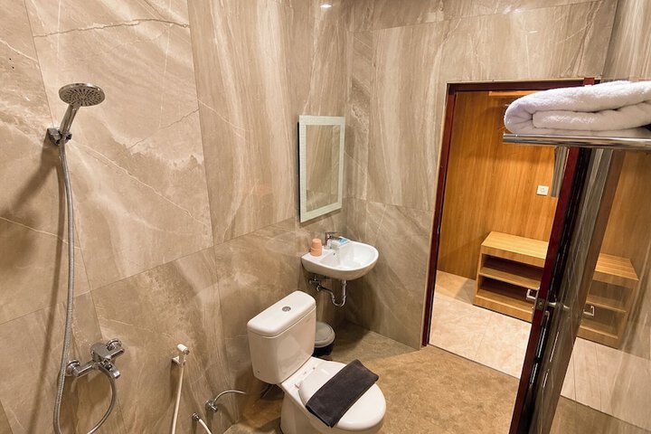 Room 15 of 18