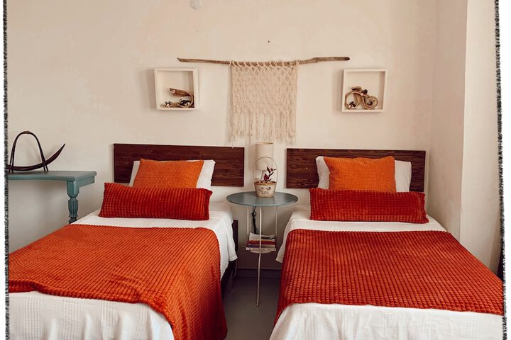 Room 27 of 49