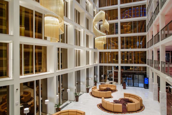Entrance & Lobby